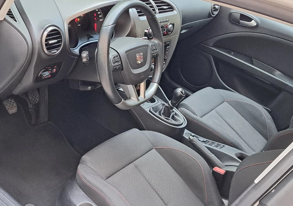Seat Leon cena 42900 przebieg: 156808, rok produkcji 2012 z Tarnów małe 407